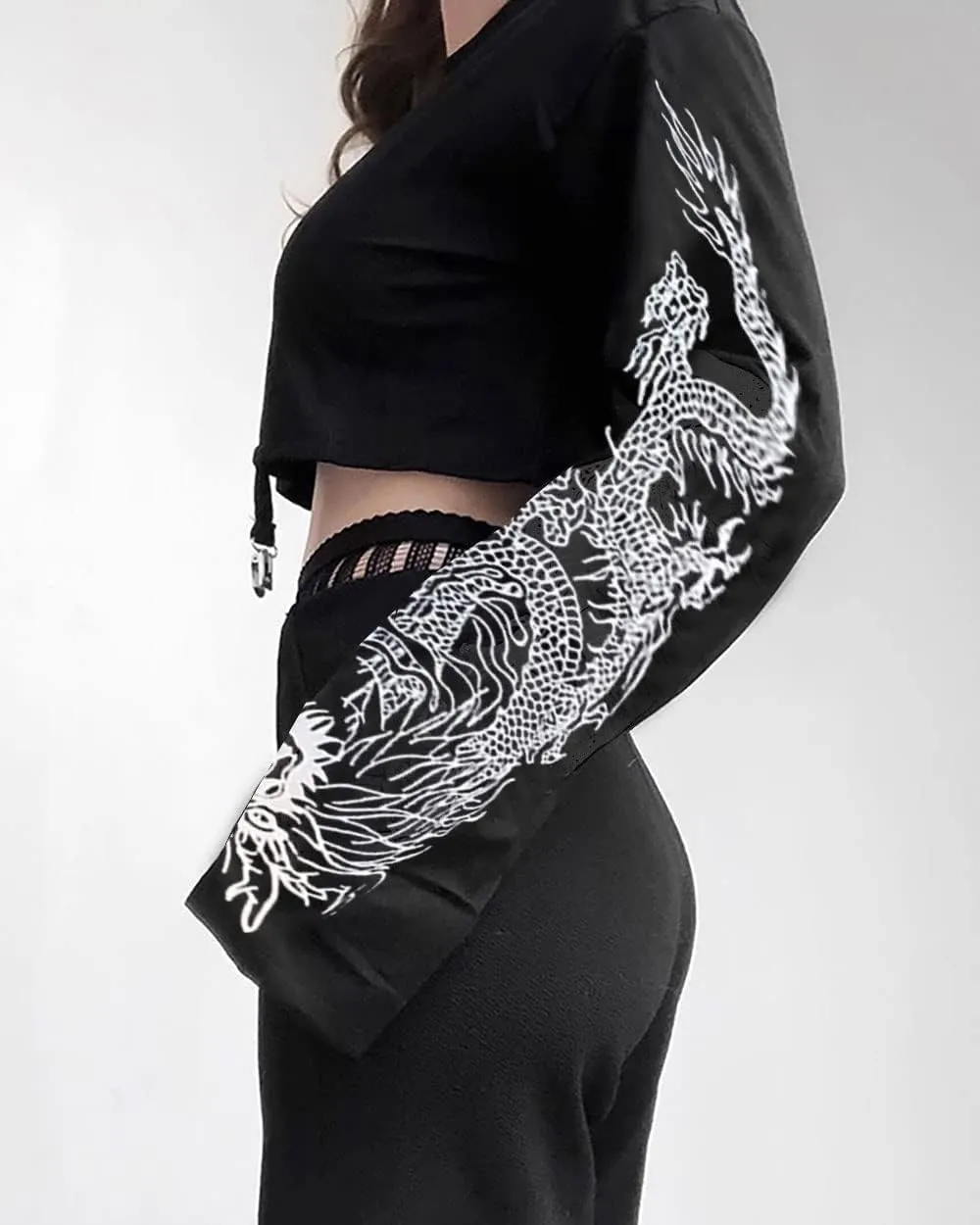 AULKEEP Gothic Women Cute Crop Tops Cool Dragon Graphic Sweatshirts Goth Punk Black Crewneck Sweatshirt