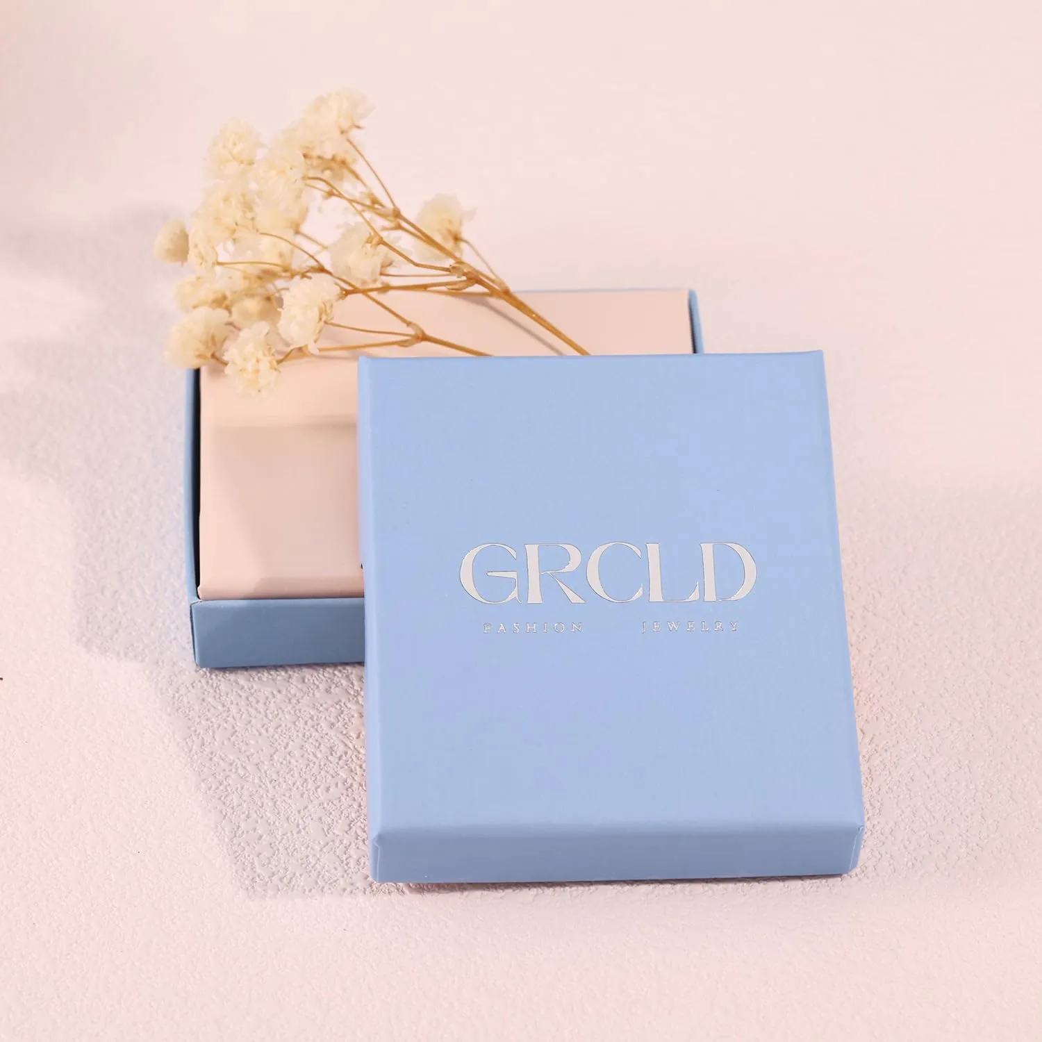 Initial Necklaces for Women Dainty Gold Layered Letter Pendant Necklace Cute Figaro Chain Choker Necklace Personalized Trendy Stuff Jewelry Stack Gift for Women Teen Her