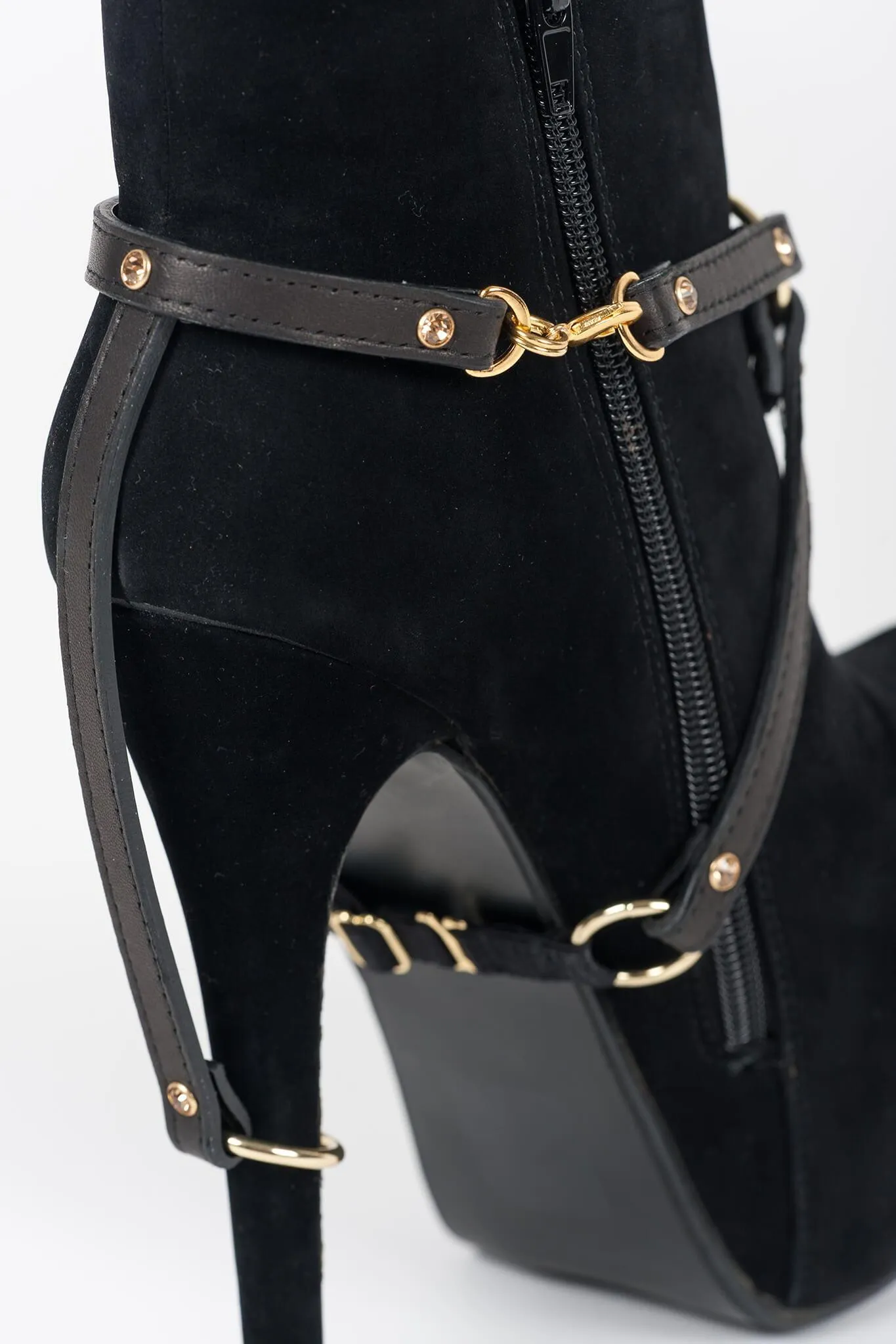 Jet Heel Restraints