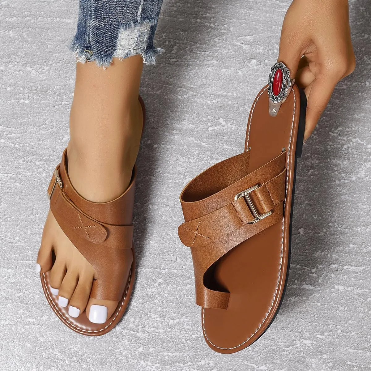 Lightweight Orthopedic Sandals Made Of Imitation Leather New Ring Loop Strap Flip Flops Flat Sandals for Women Open Toe Orthopedic Sandals