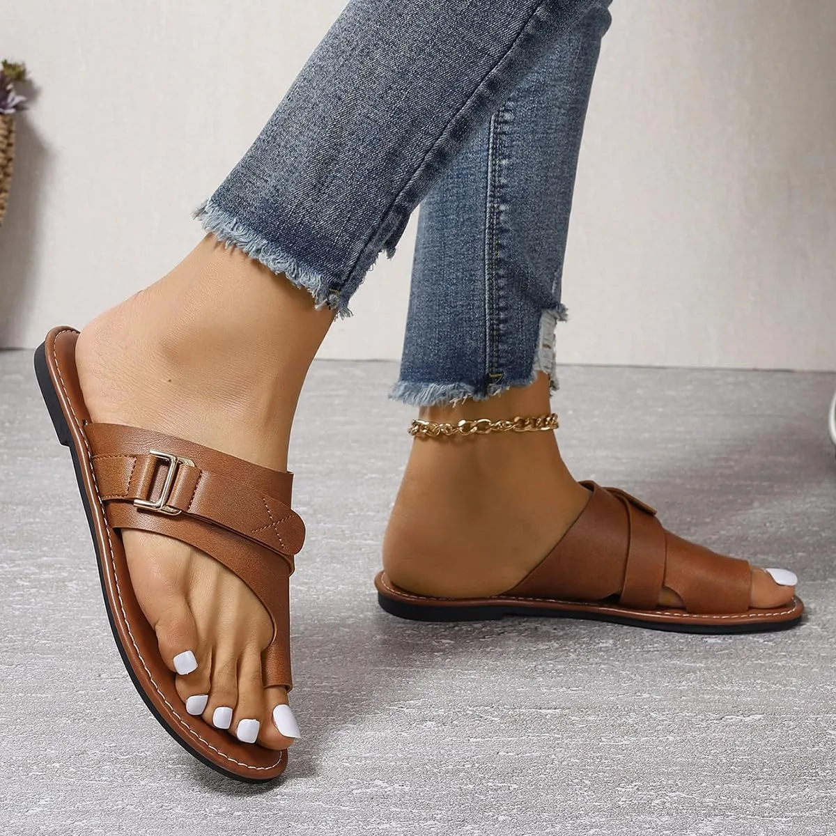 Lightweight Orthopedic Sandals Made Of Imitation Leather New Ring Loop Strap Flip Flops Flat Sandals for Women Open Toe Orthopedic Sandals