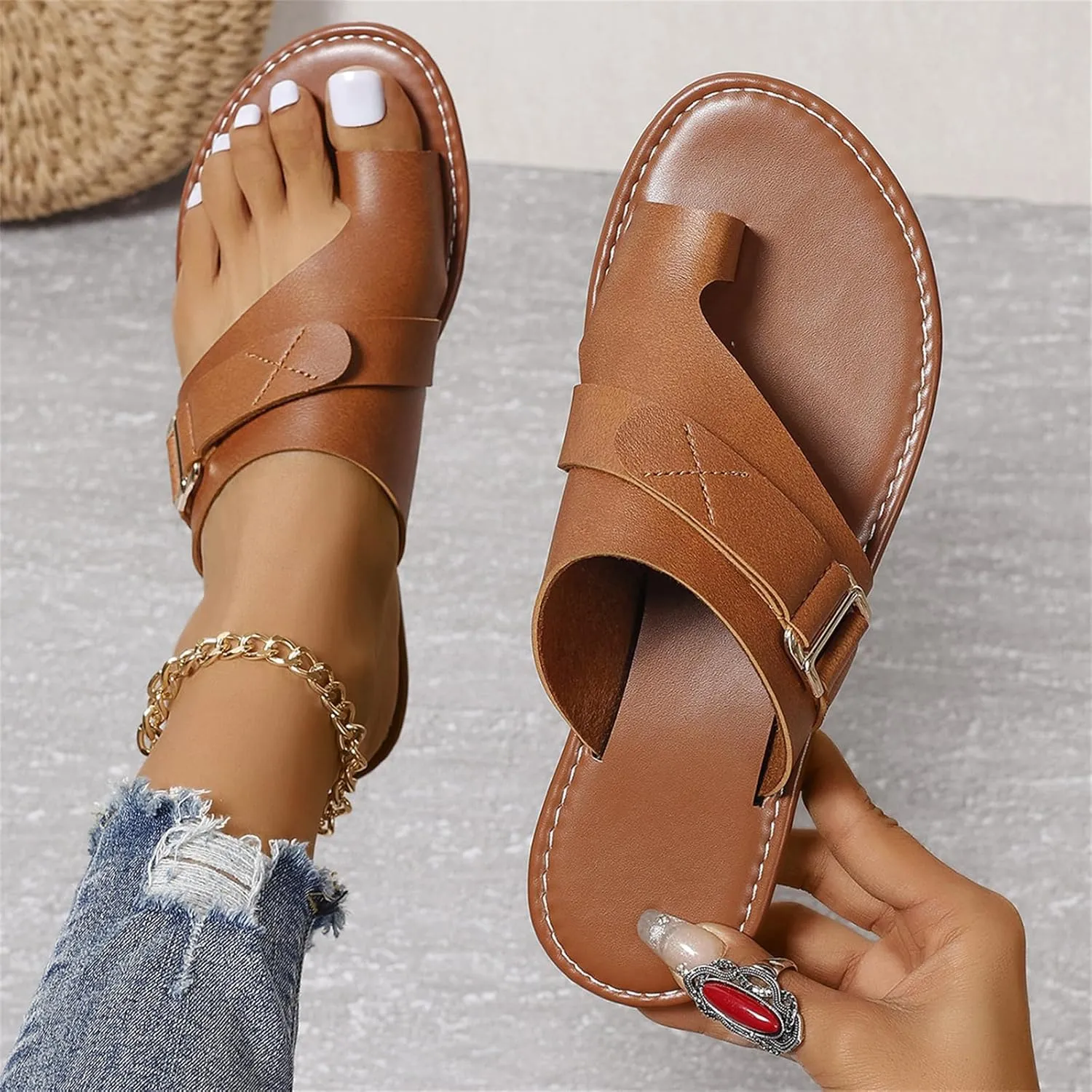 Lightweight Orthopedic Sandals Made Of Imitation Leather New Ring Loop Strap Flip Flops Flat Sandals for Women Open Toe Orthopedic Sandals