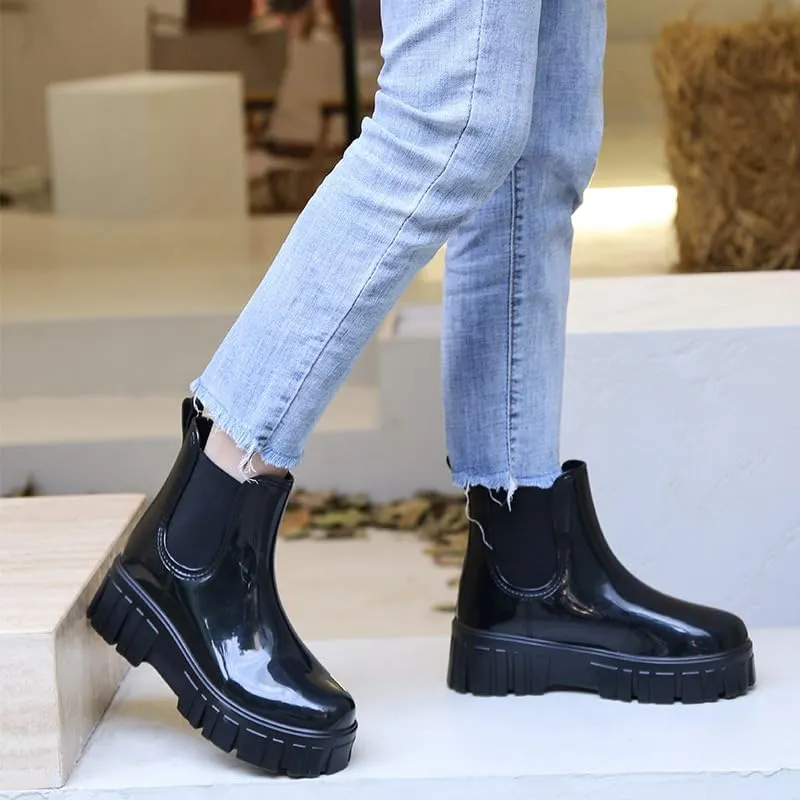 Women's Ankle Rain Boots Waterproof Chelsea Boots, Short Rain Boots for Women and Waterproof Garden Shoes for Outdoor Work (Black,5-5.5)