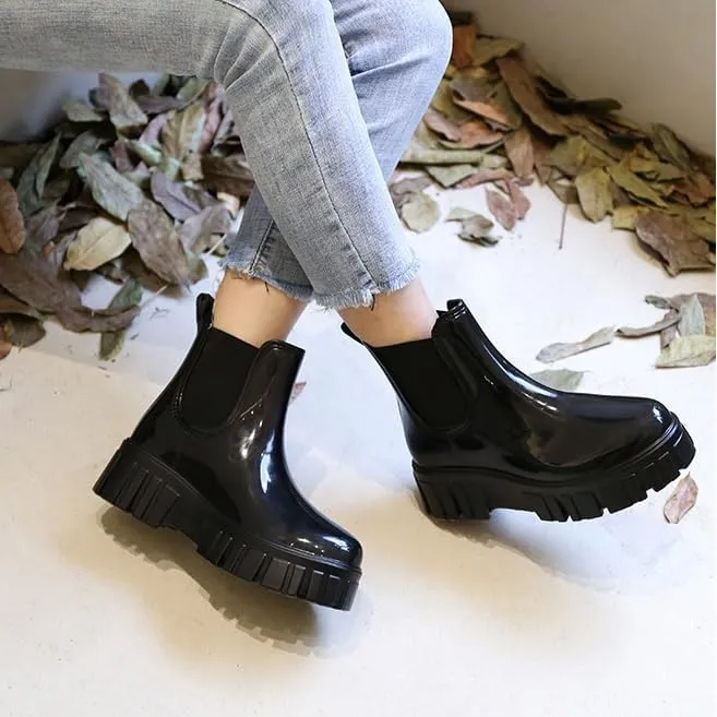 Women's Ankle Rain Boots Waterproof Chelsea Boots, Short Rain Boots for Women and Waterproof Garden Shoes for Outdoor Work (Black,5-5.5)
